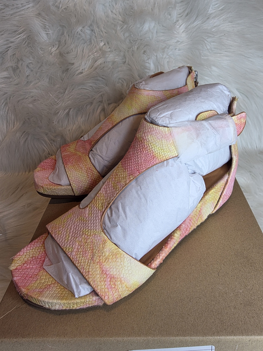 Kenneth Cole Gentle Sole Gisele Tropical Multi Textured Wedge Heel Sandals Size7